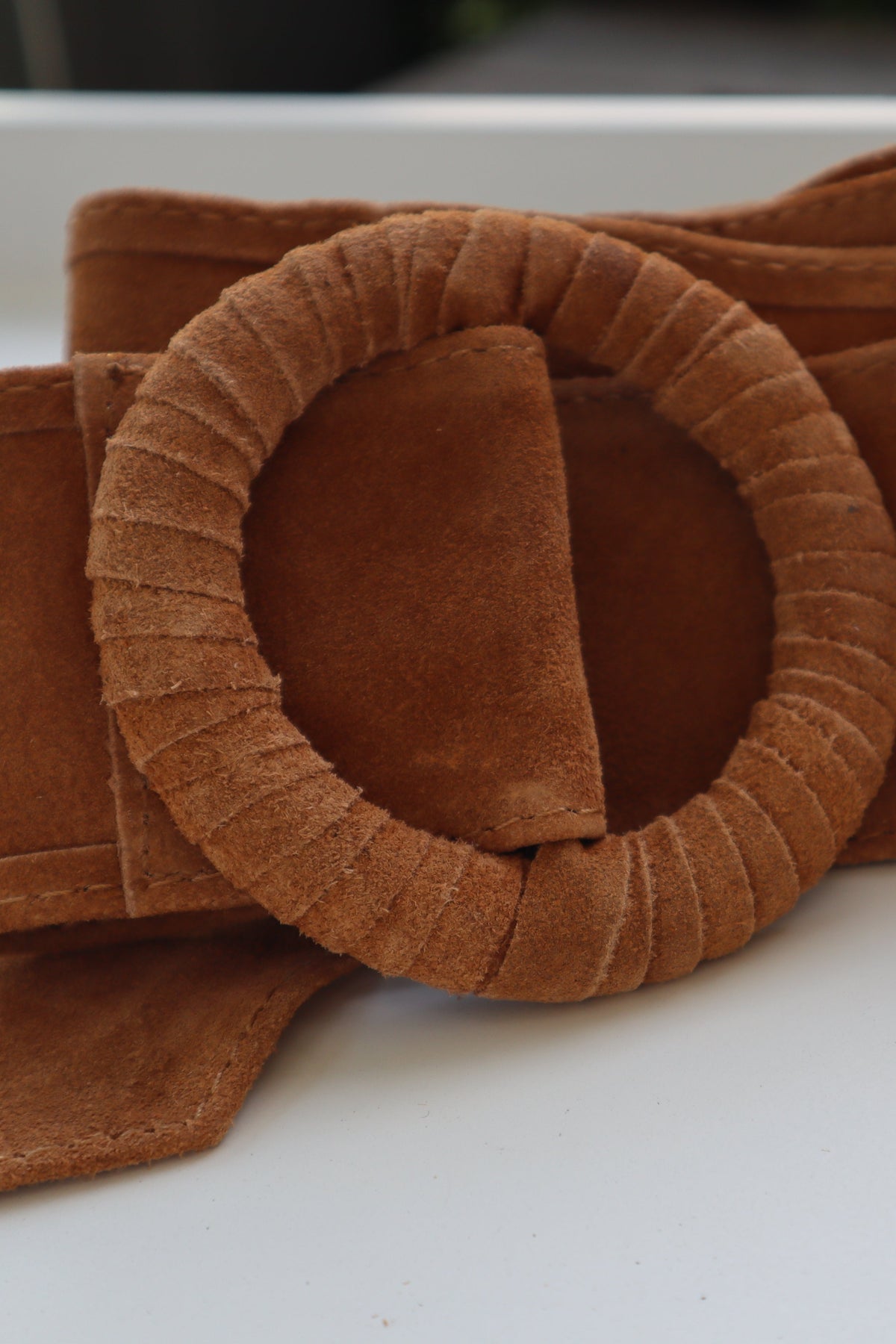 Suede Round Buckle Belt