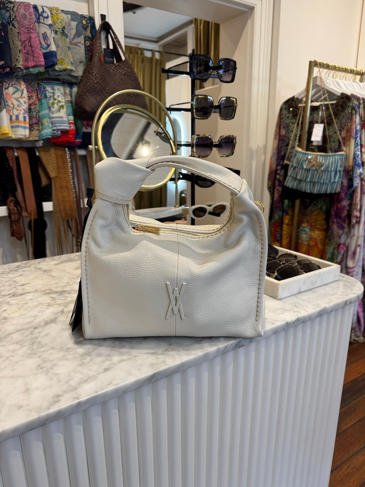 Alma Handbag 26220- Full grain calfskin