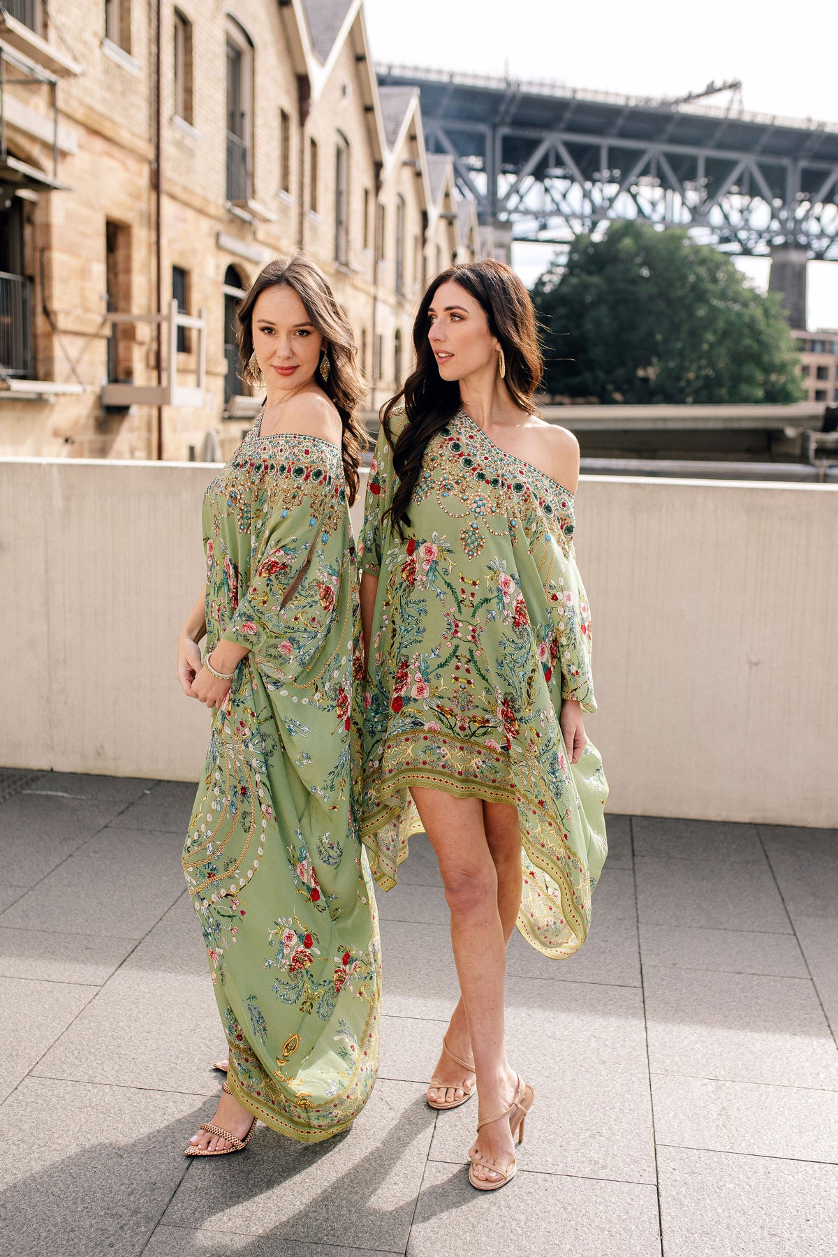 Garden Pearl Short Kaftan - V Neck